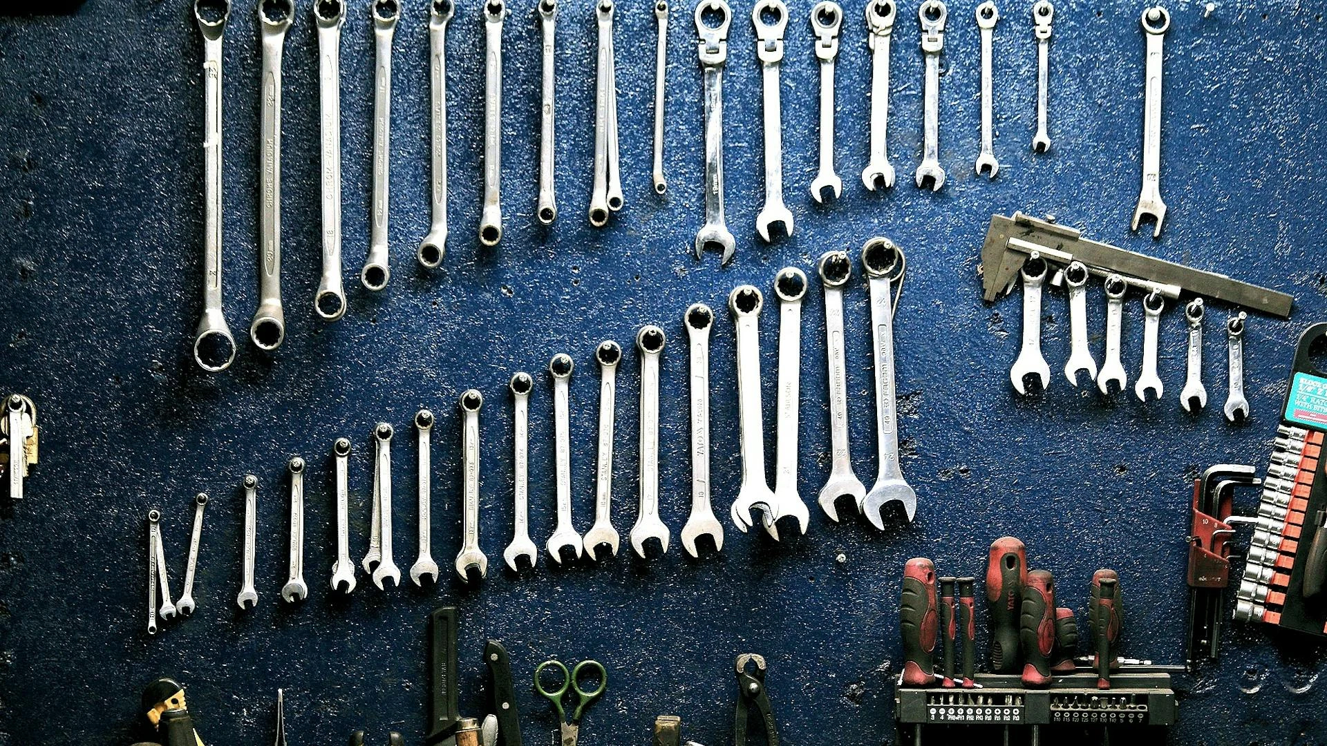 Riparatori Indipendenti e il DPP: Come la Trasparenza Rida Vita all'Artigianato della Riparazione